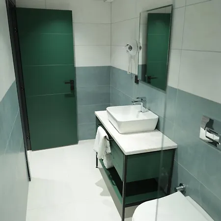 Aybek Ratio מלון