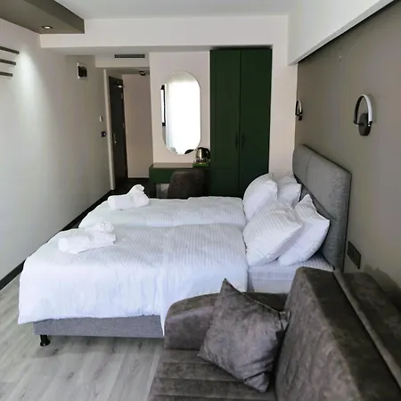 Aybek Ratio מלון