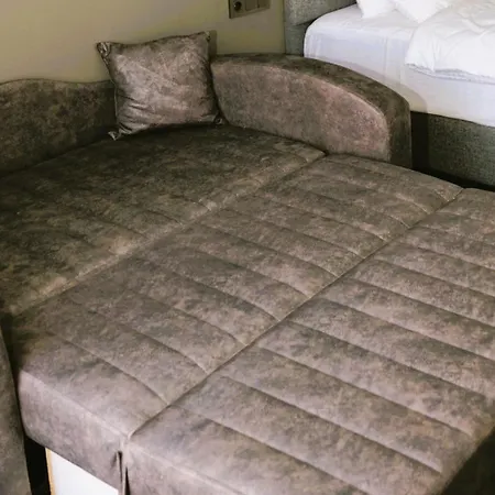 Aybek Ratio Hotel *